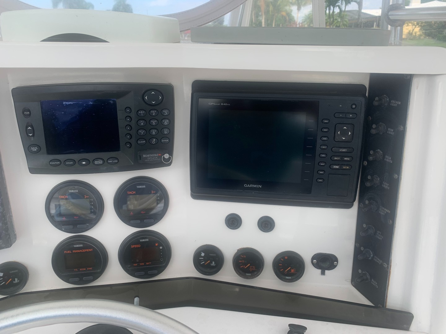 2001 Venture 34 Center Console - Image 5