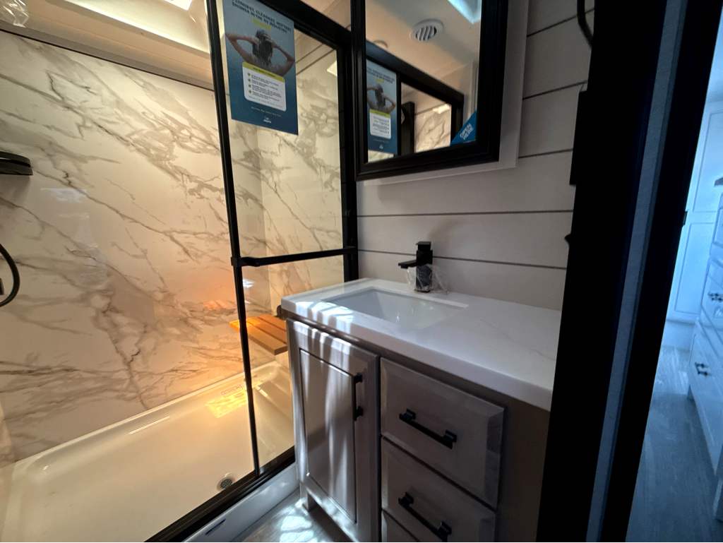 2027 JAYCO PINNACLE 32RLTS - Image 17
