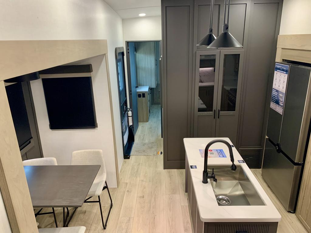 2026 FOREST RIVER 402CFL - Image 36
