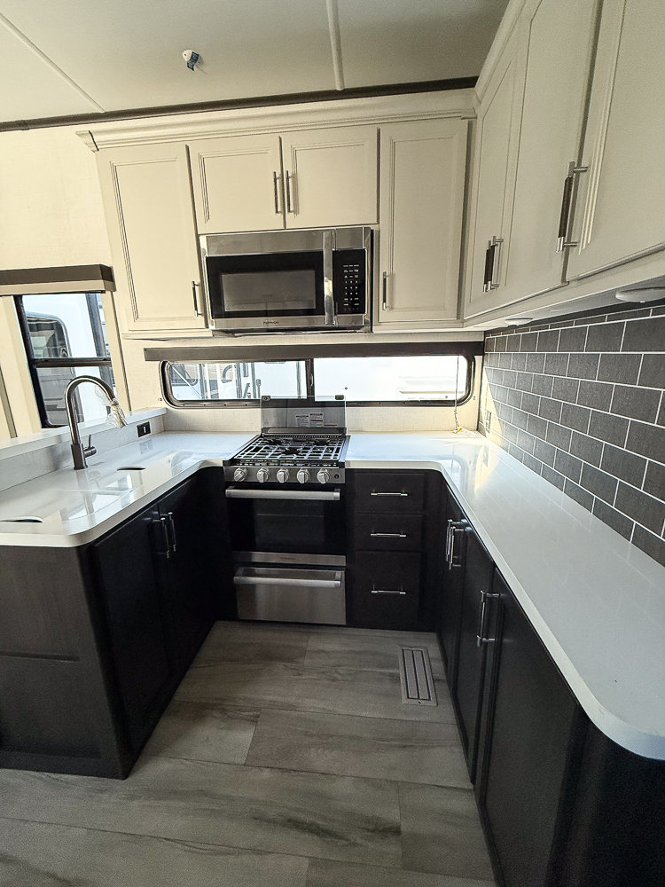2026 KEYSTONE 380LT - Image 38