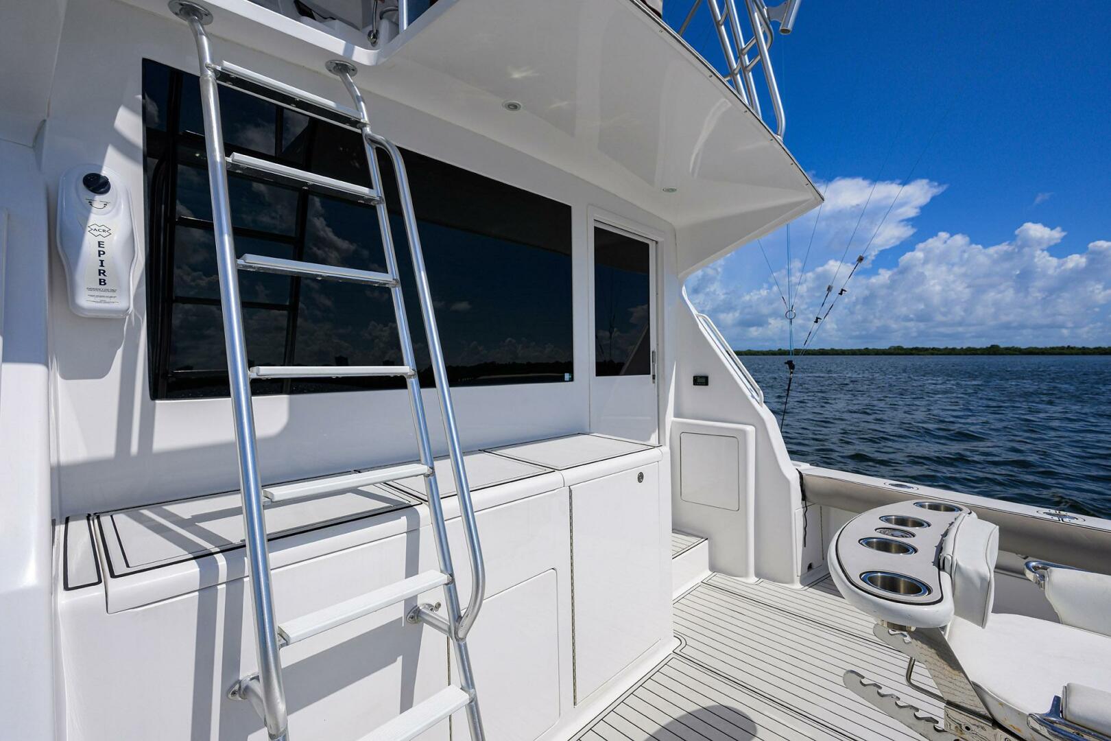 2000 Viking 50 Convertible - Image 43