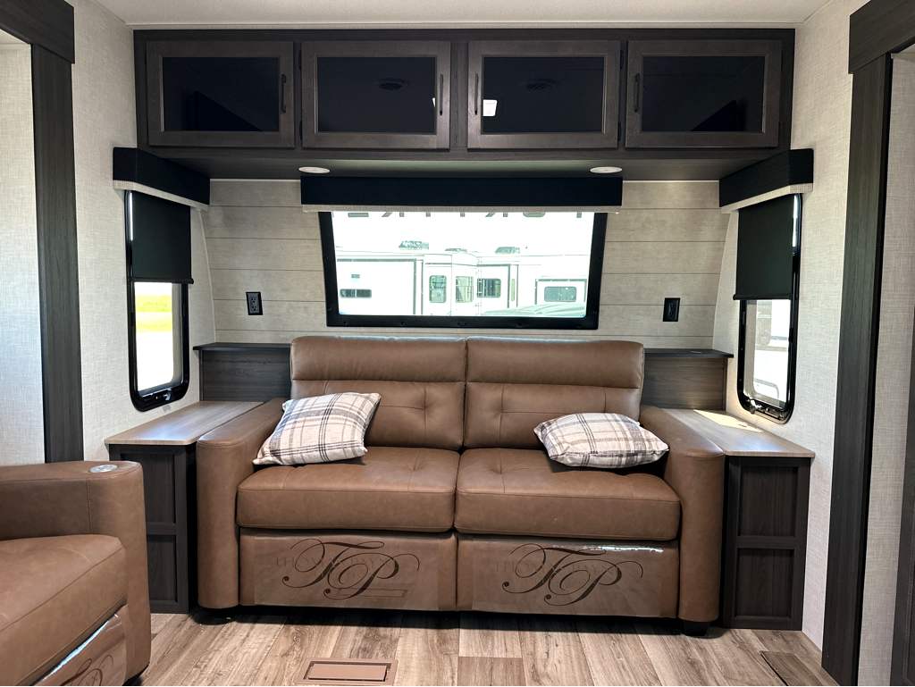 2026 VENTURE RV SPORTTREK 333VMI - Image 12