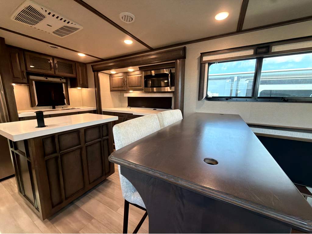2022 GRAND DESIGN SOLITUDE 390RK - Image 16