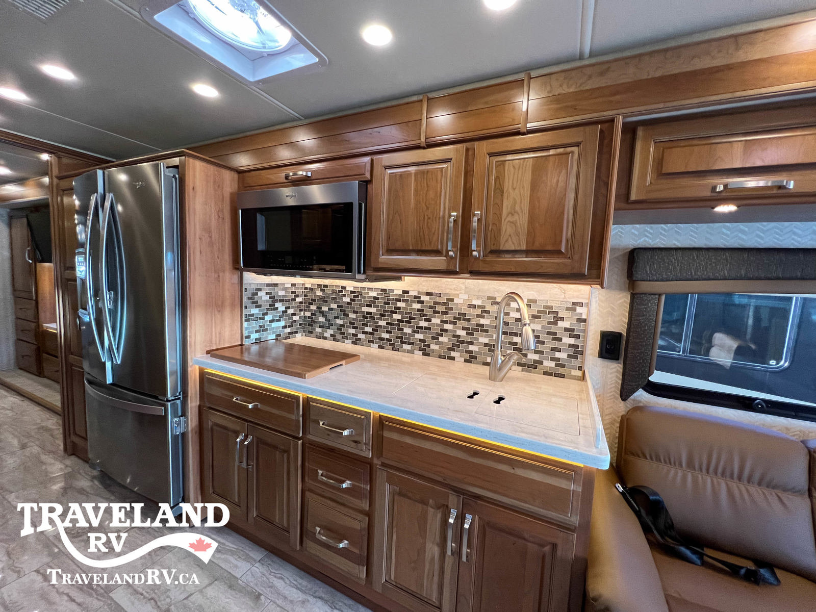 2019 Entegra Coach Insignia 37MB - Image 10