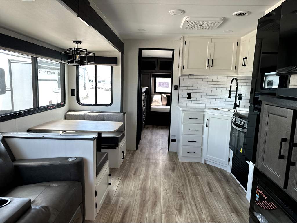 2027 VENTURE RV SPORTTREK 292VRB - Image 9
