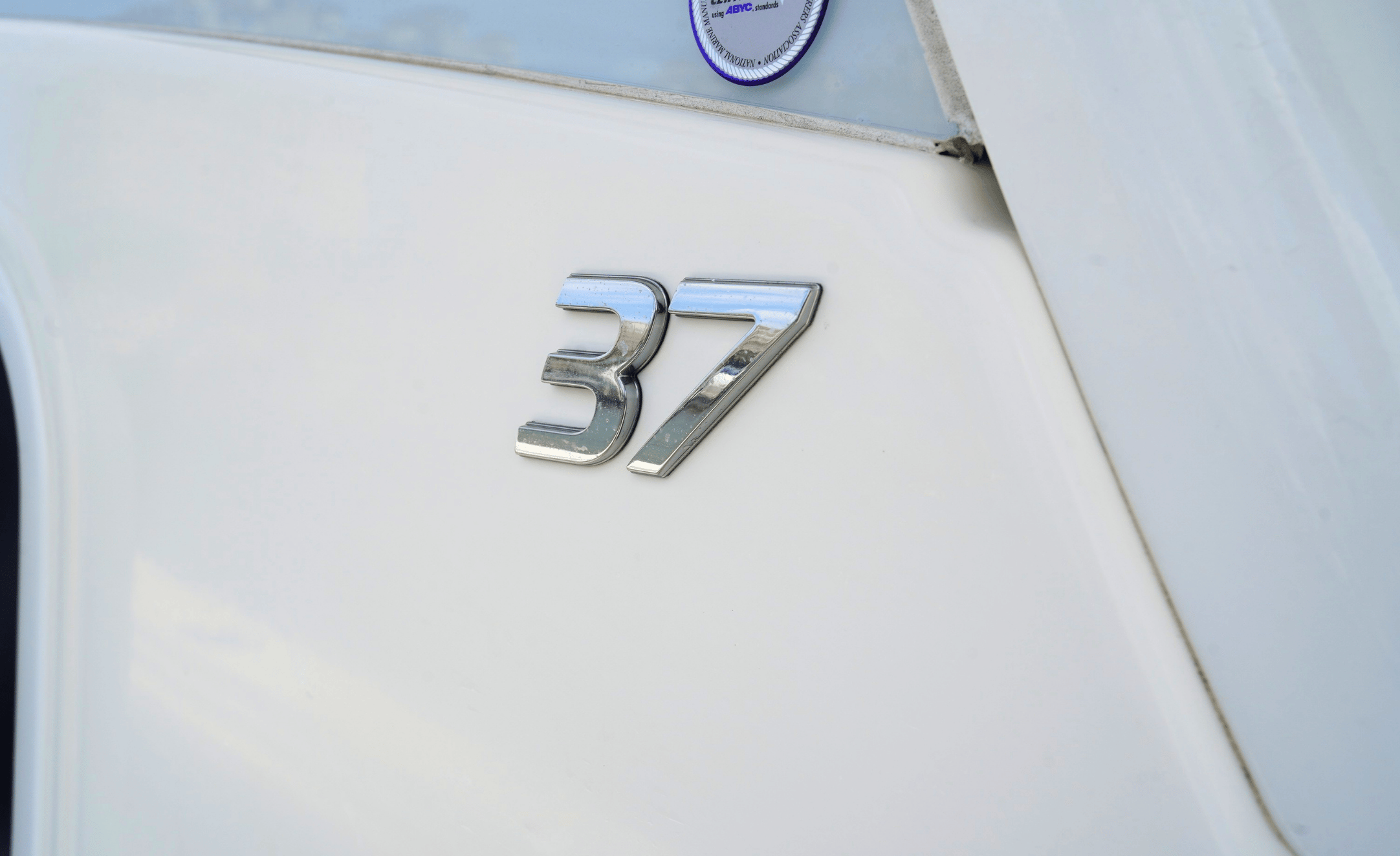2024 REGULATOR 37 - Image 6