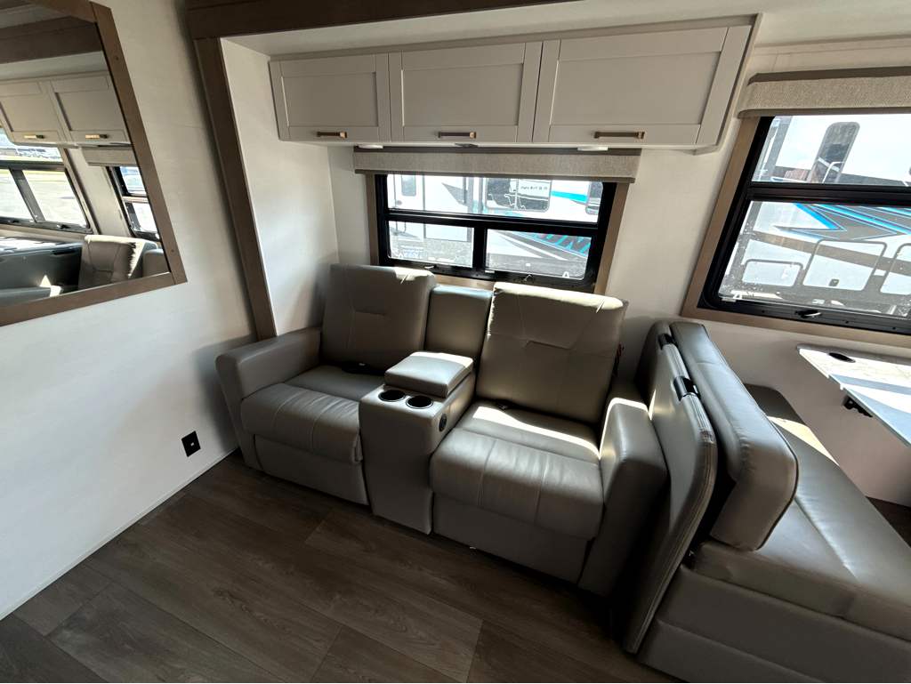2027 JAYCO GREYHAWK 30Z - Image 10