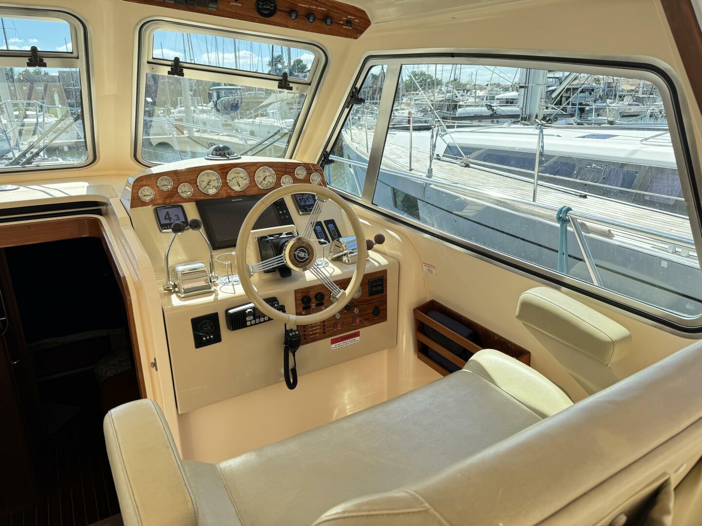 2004 Island Packet 360 Hardtop Express Cruiser - Image 8
