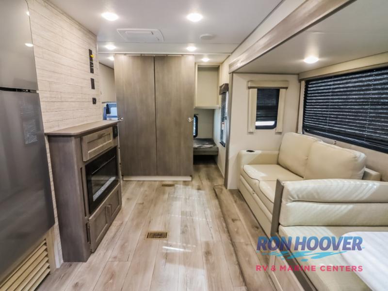 2026 COACHMEN 333DORM - Image 10