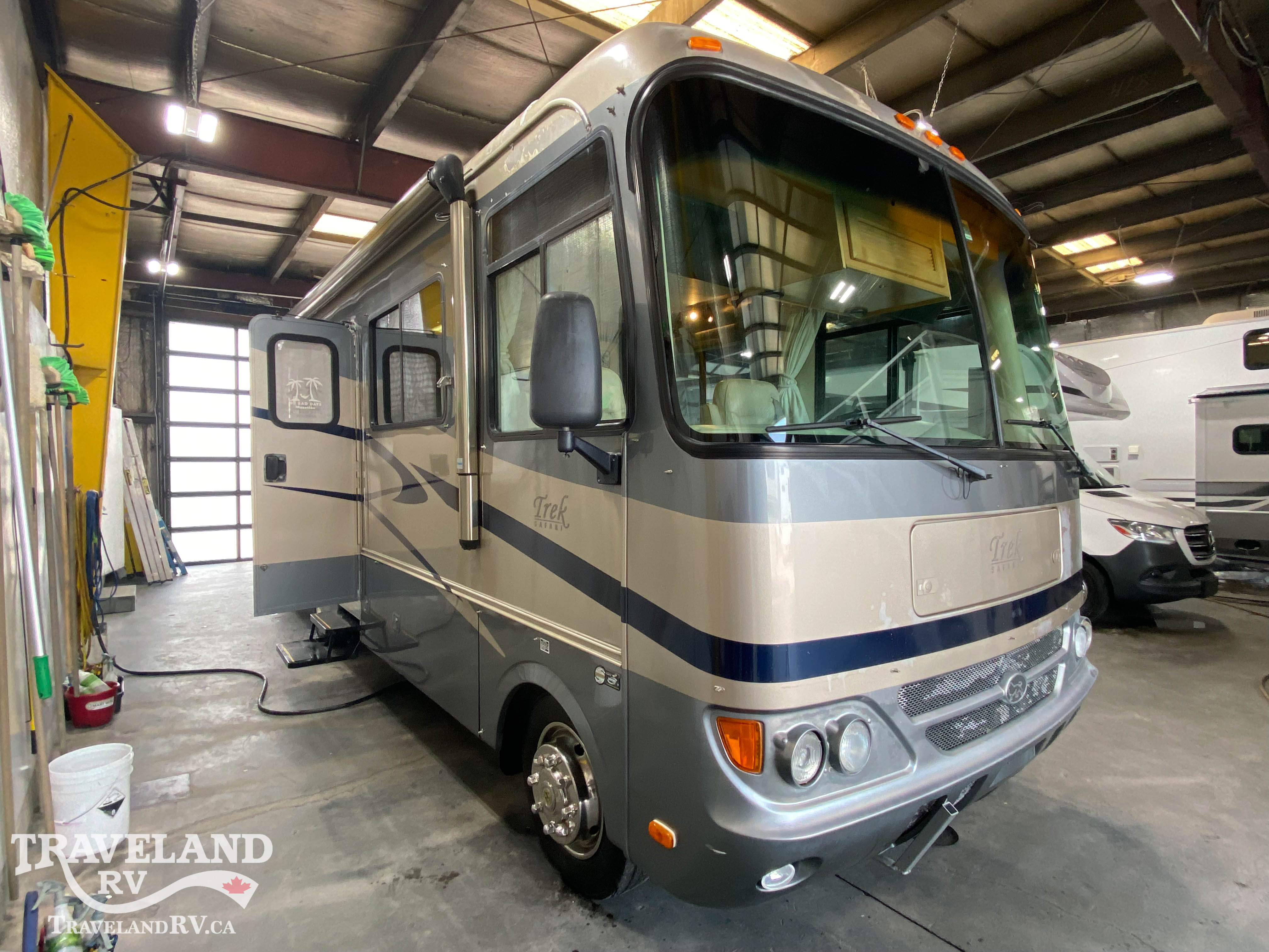 2005 SAFARI TREK 27RB - Image 1