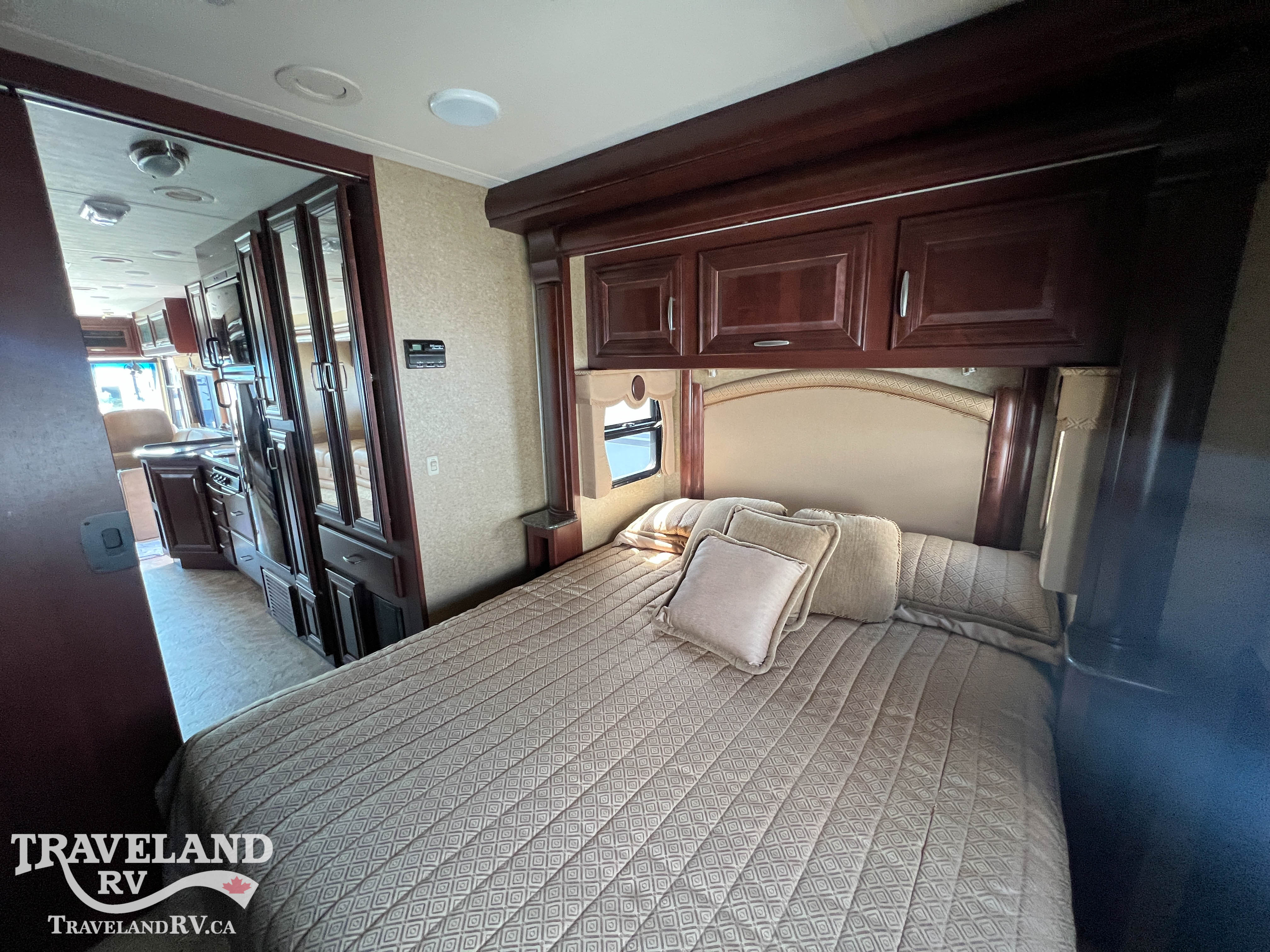 2012 Thor Motor Coach CHALLENGER 32VC HMS - Image 31