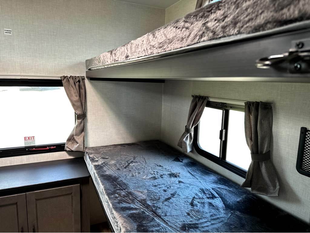 2027 VENTURE RV STRATUS 291VQB - Image 26