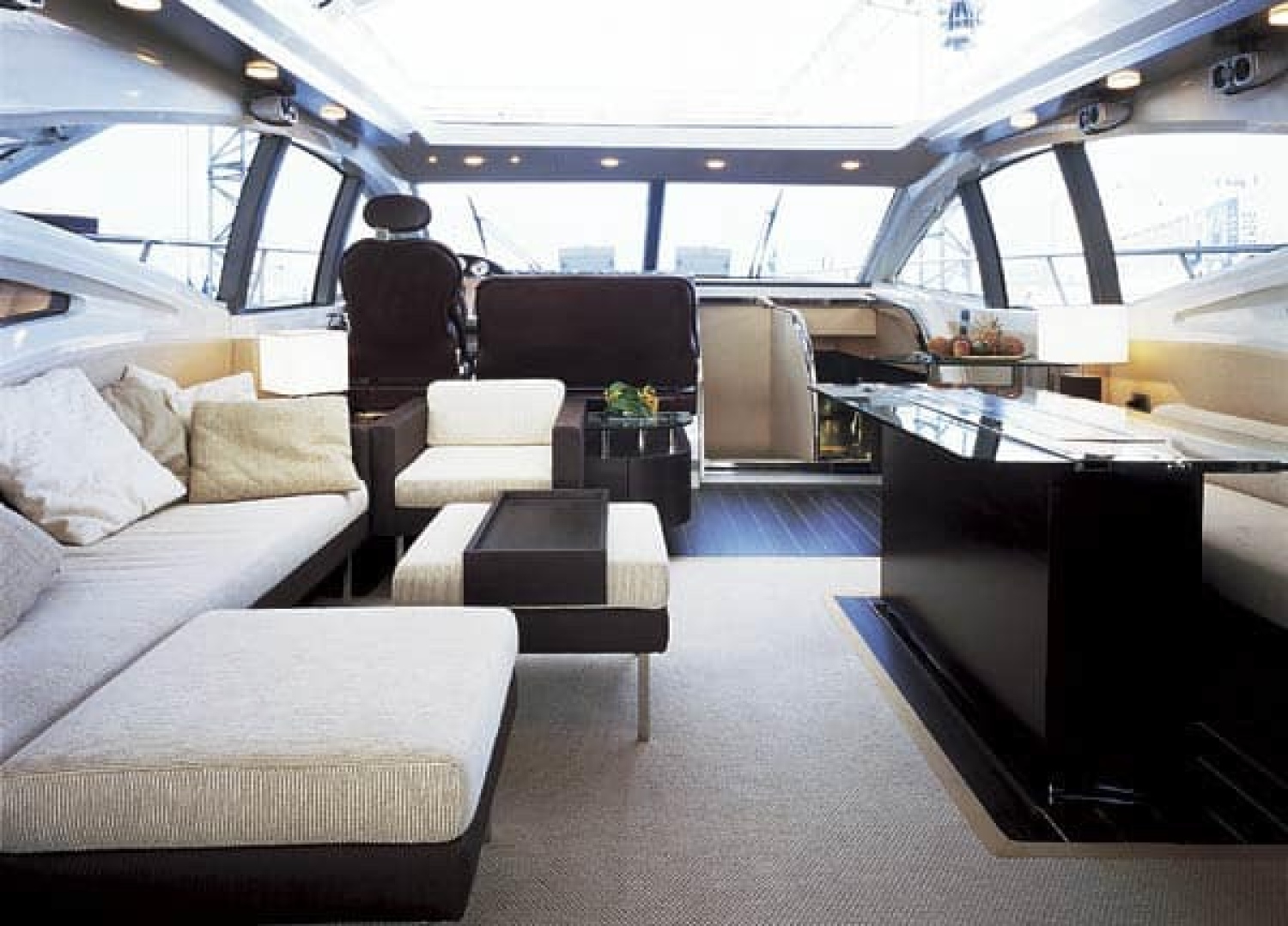 2007 Azimut 68S - Image 4