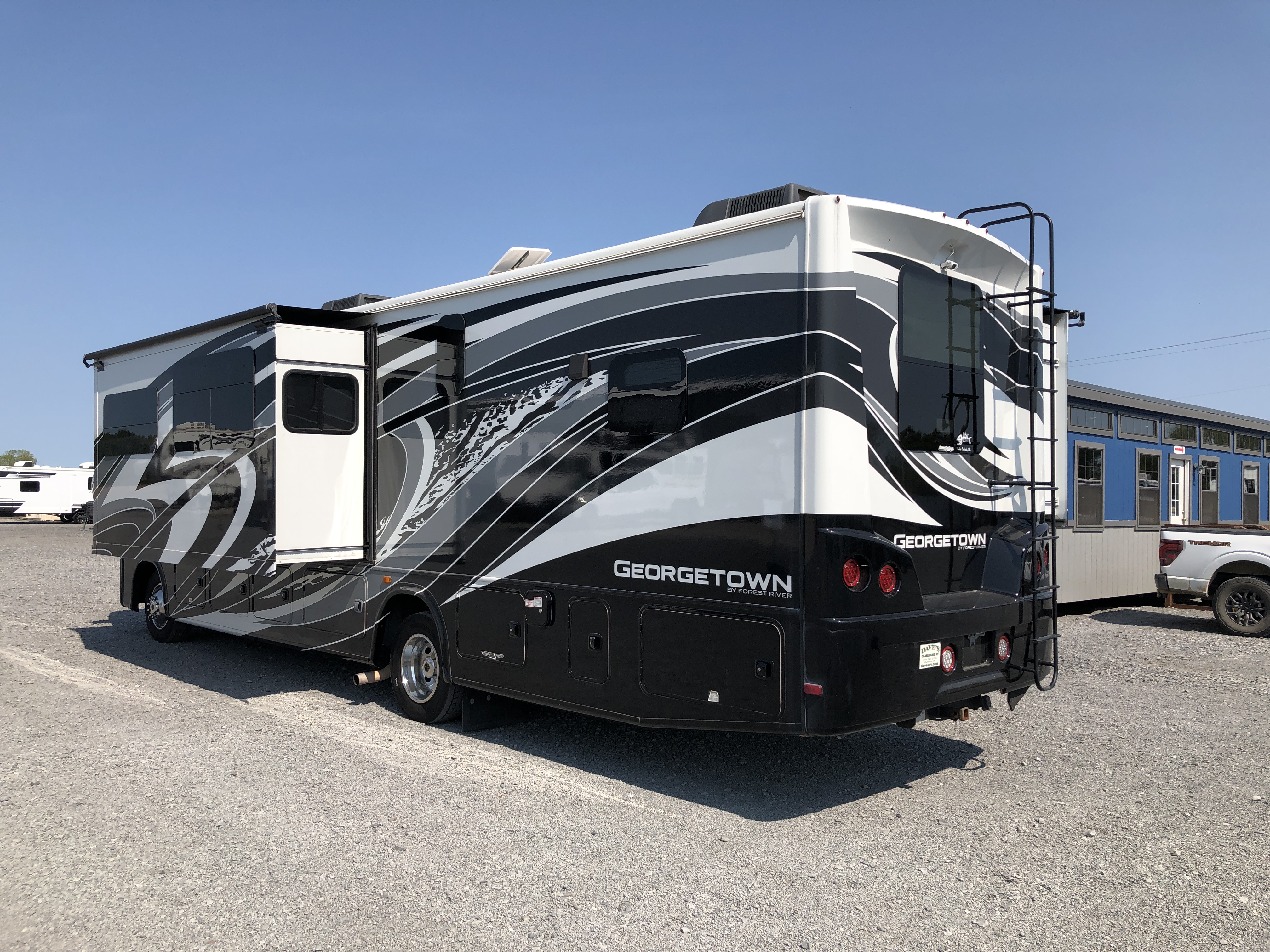 2019 Forest River GEORGETOWN GT5 31R - Image 5