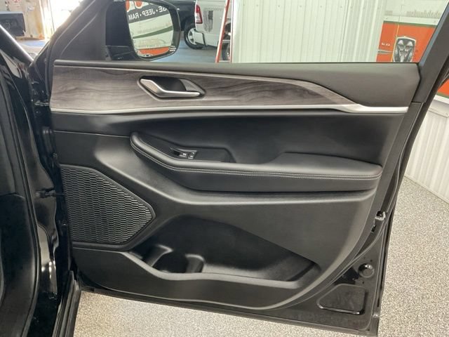 2025 Jeep Grand Cherokee L Limited 4X4 - Image 34