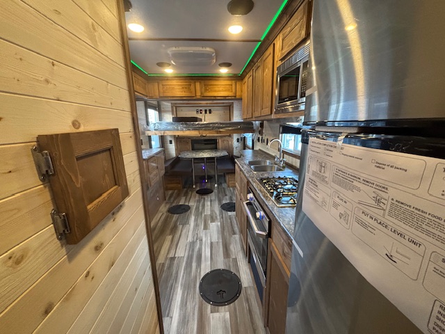 2026 ICE CASTLE SASQUATCH 8X24S - Image 23