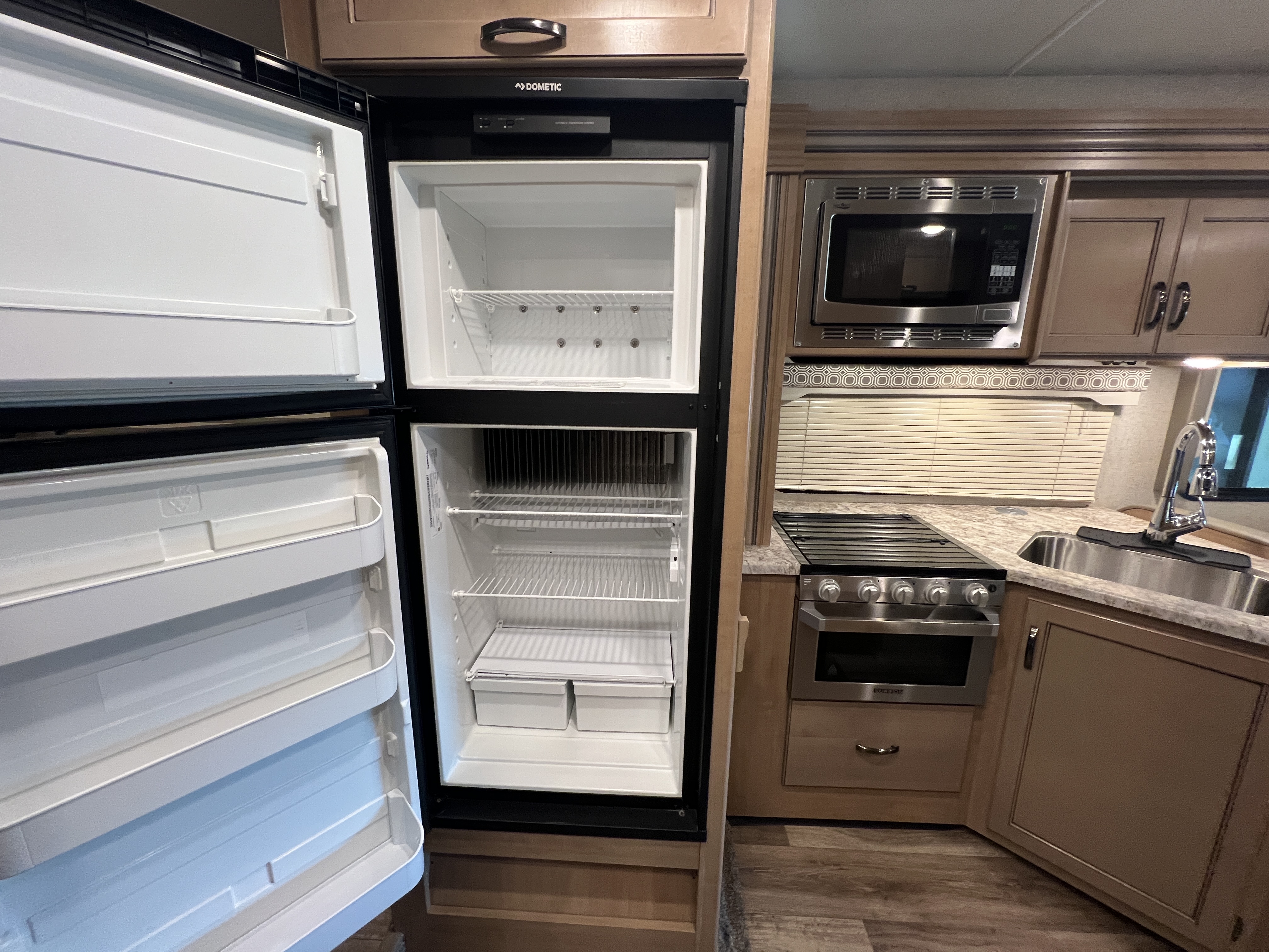 2021 Thor Motor Coach Four Winds 28Z - Image 16