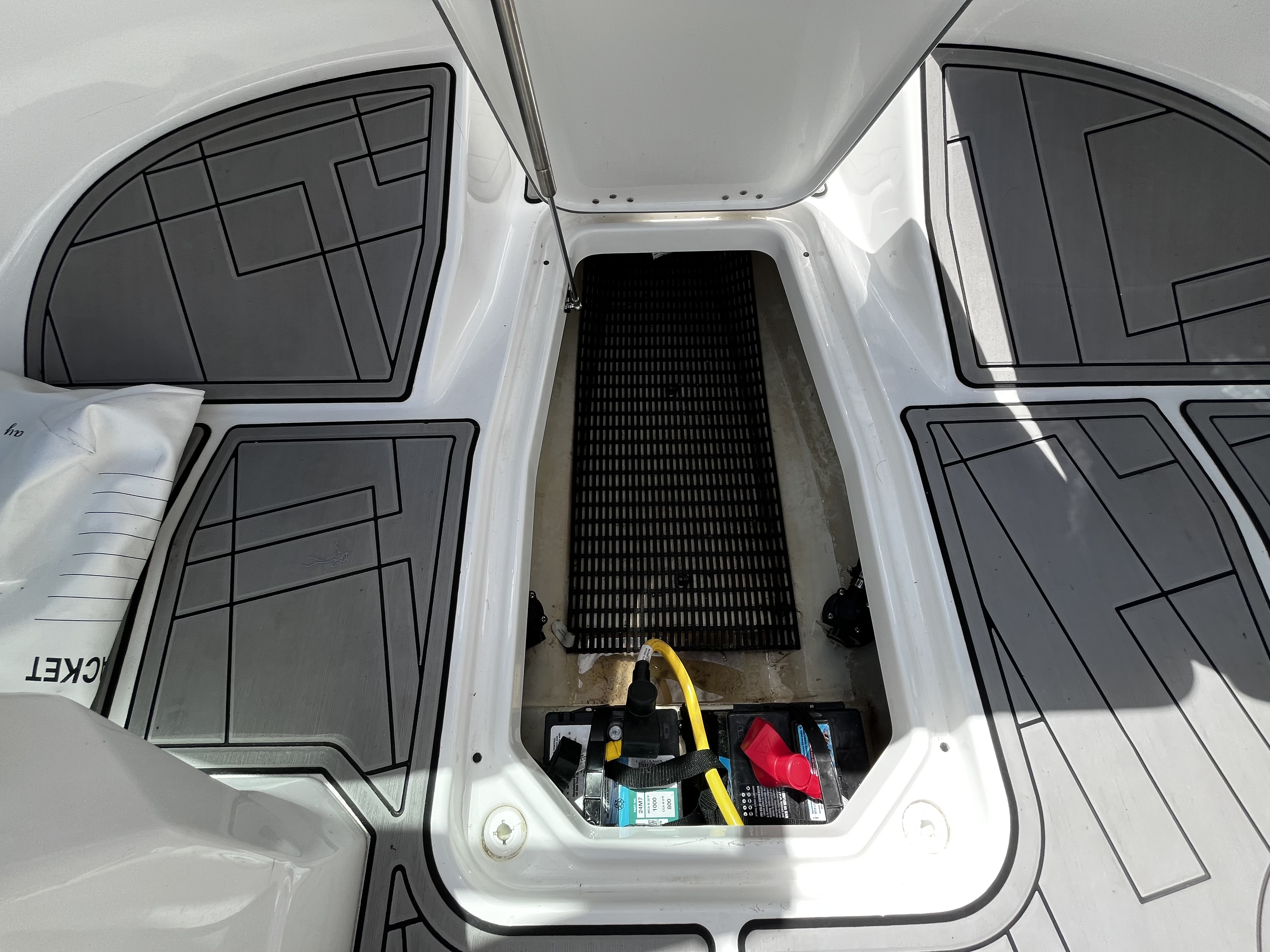 2018 Monterey 238SS - Image 22