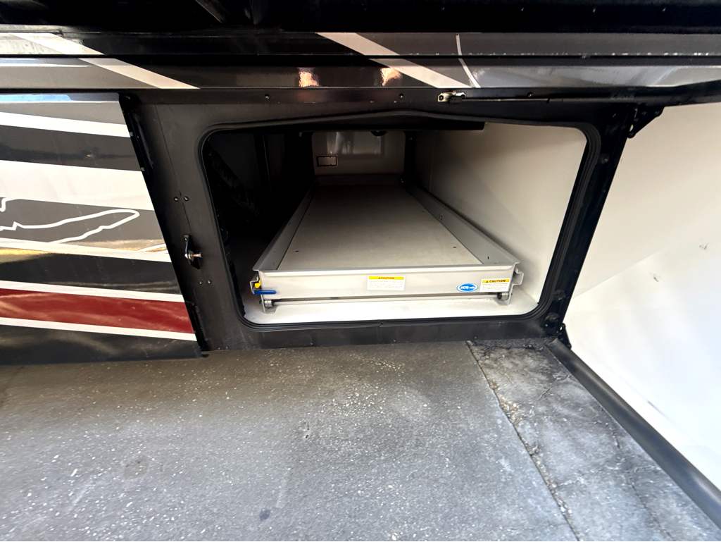2024 FLEETWOOD DISCOVERY 38N - Image 7