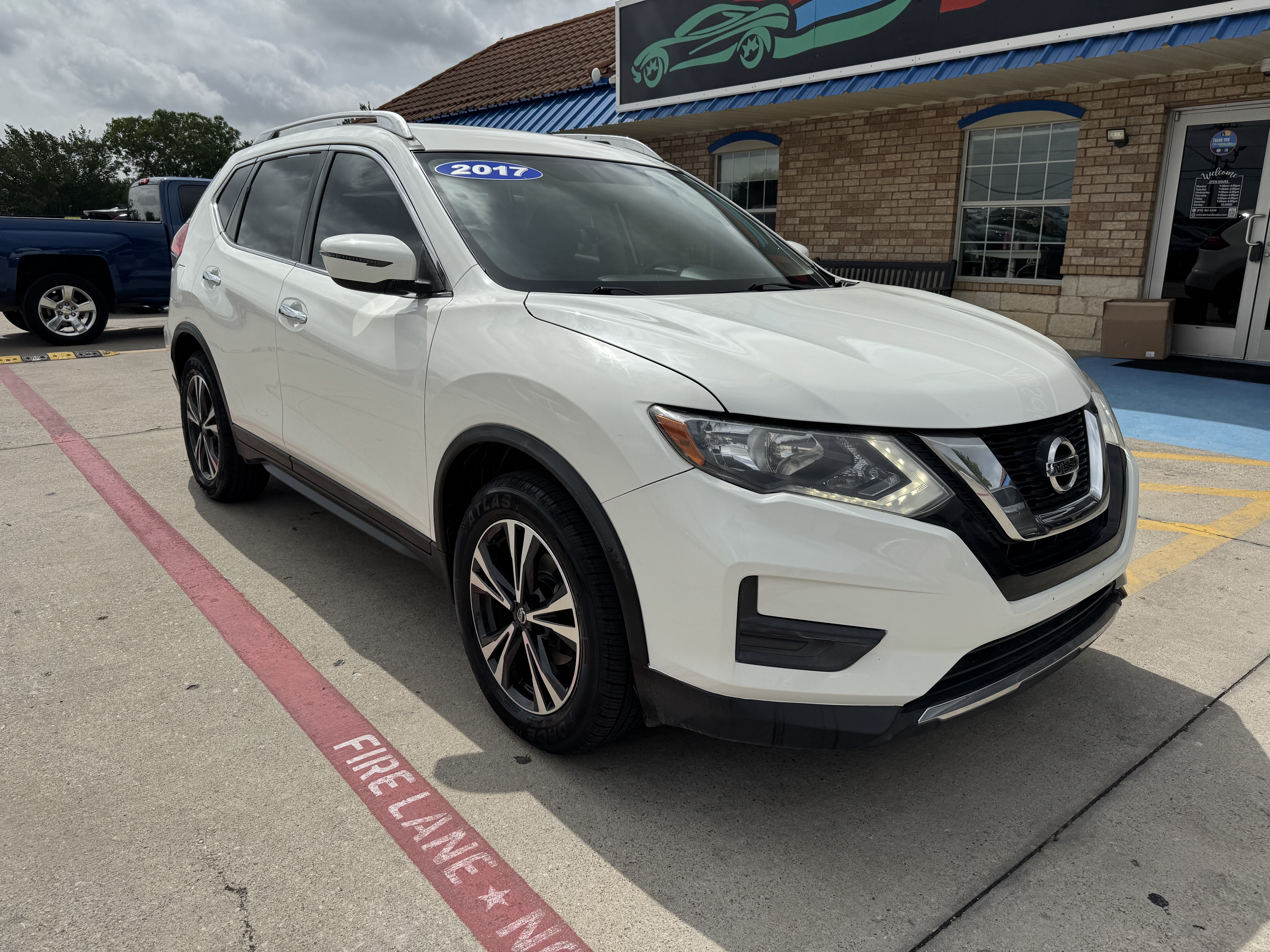 2017 Nissan Rogue Utility 4D S AWD I4 - Image 9