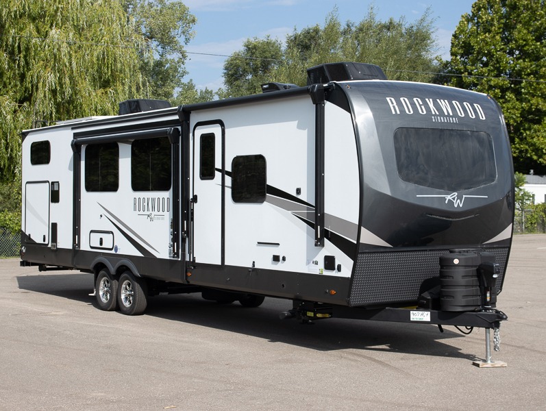 2025 Forest River Rockwood Signature Ultra Lite 8336BH - Image 1