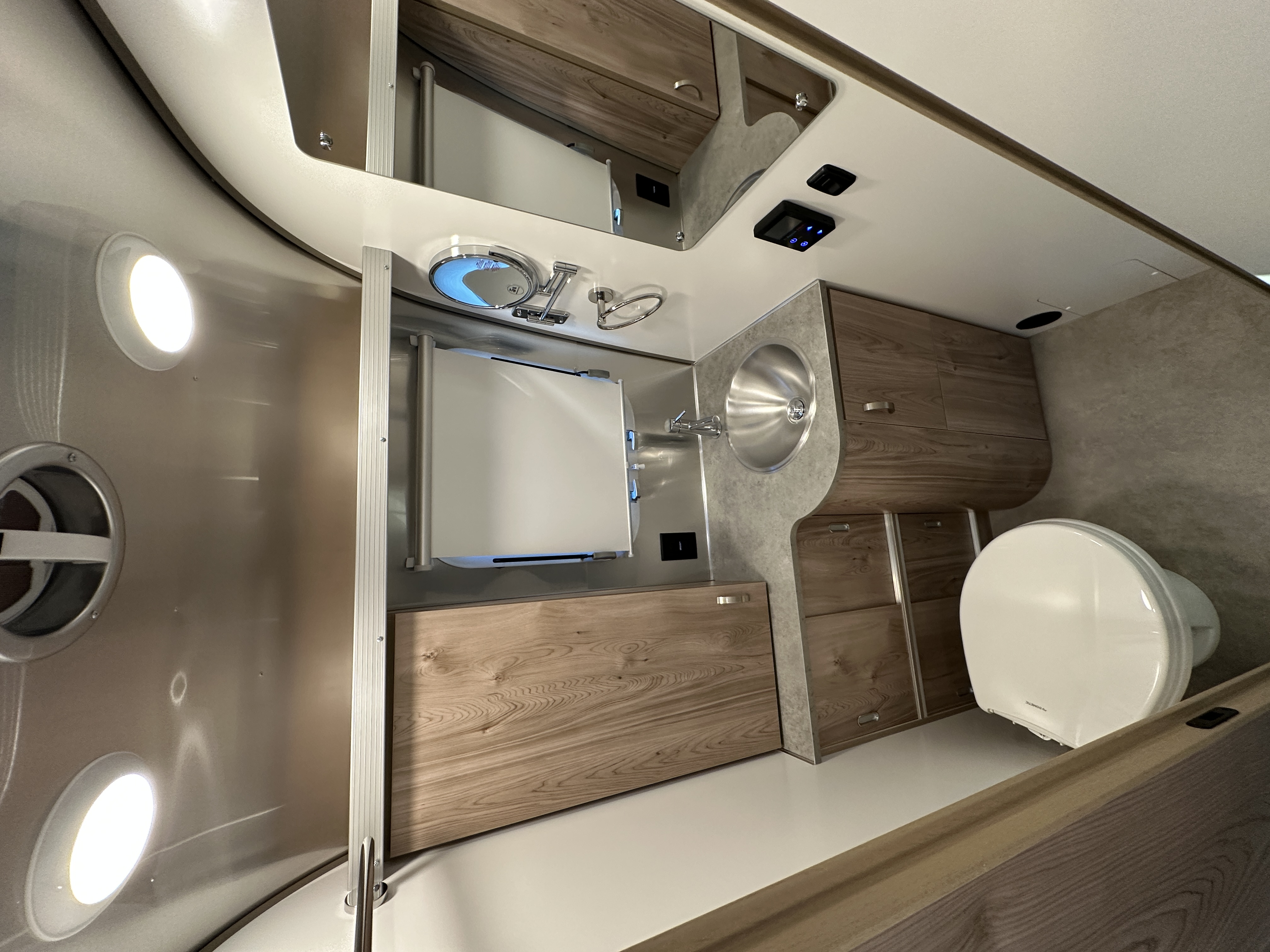 2027 Airstream Flying Cloud 27FB - Image 25