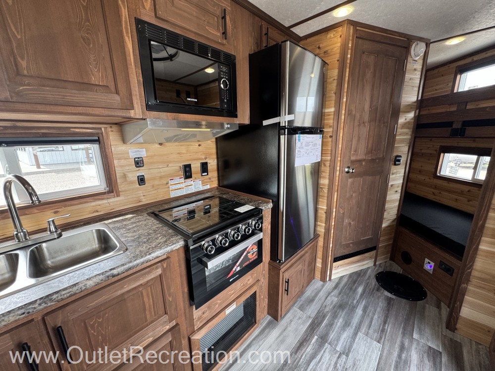 2027 ICE CASTLE RV EXTREME III 8X21 - Image 9