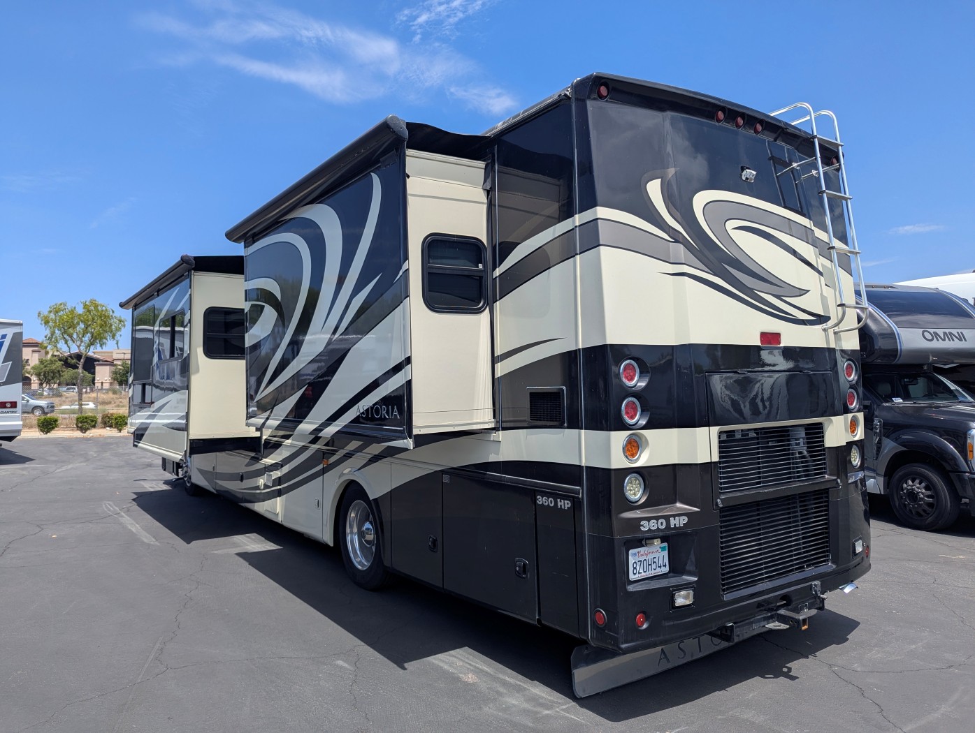 2011 DAMON ASTORIA 40KT - Image 4