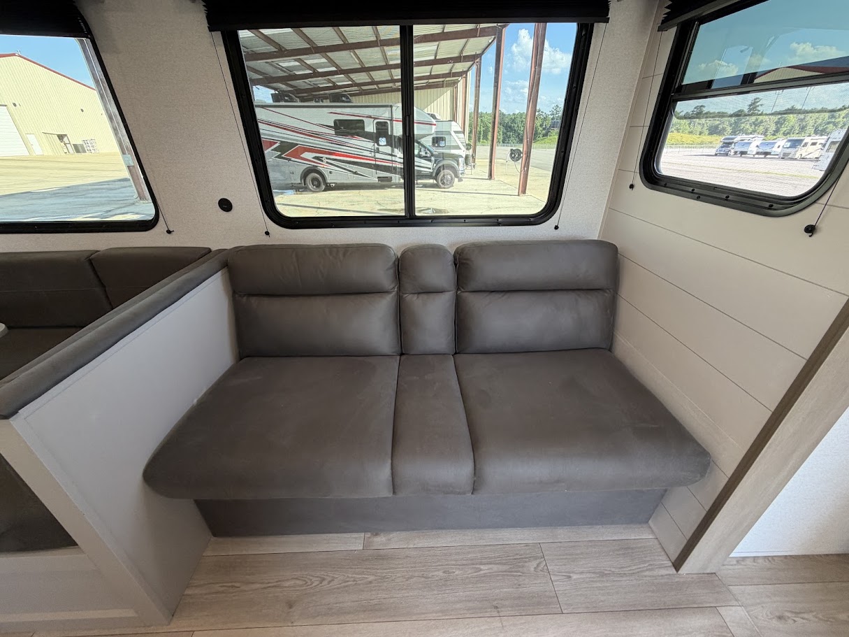 2027 JAYCO JAY FLIGHT 321BDS - Image 4