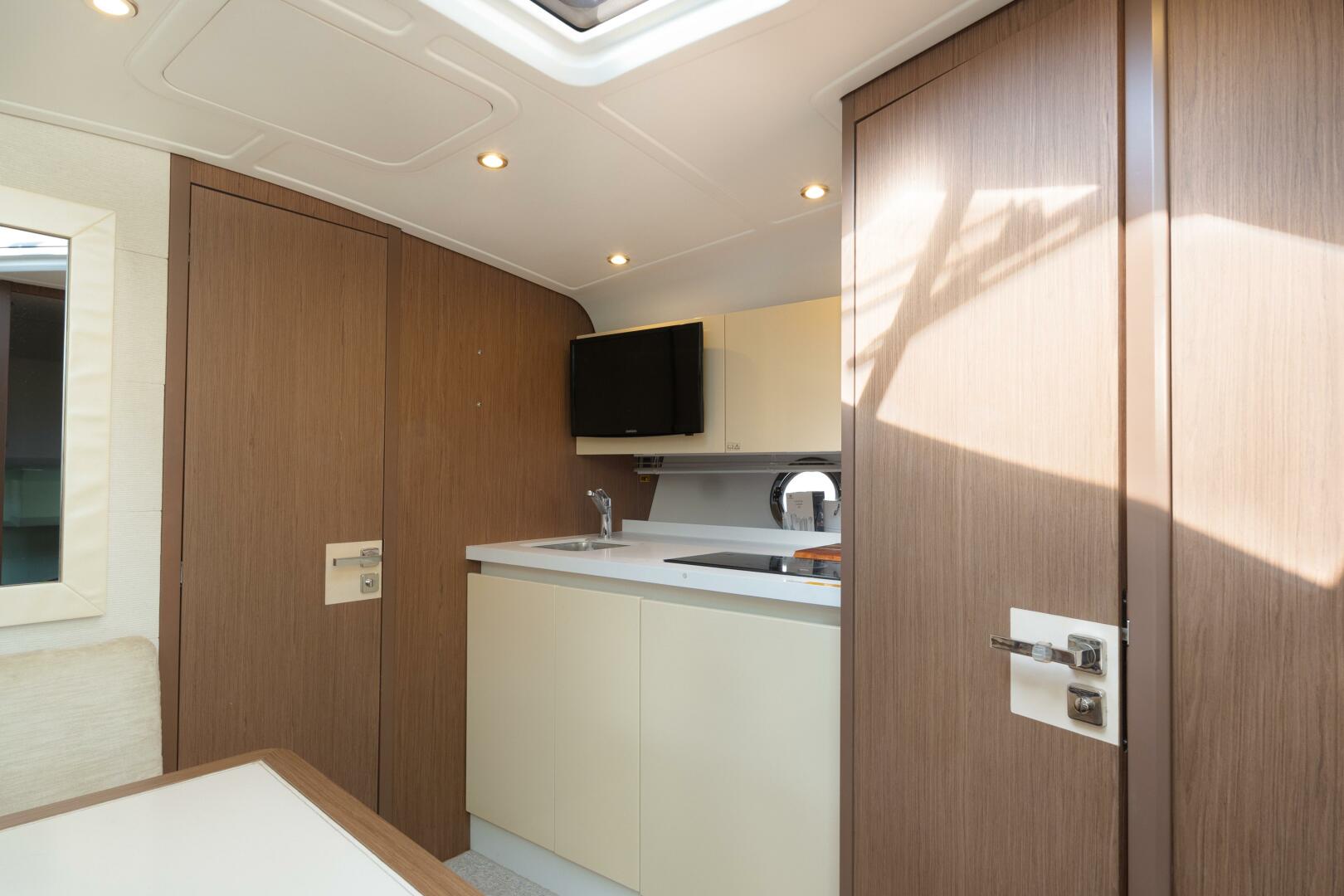 2017 Beneteau Gran Turismo 40 - Image 11