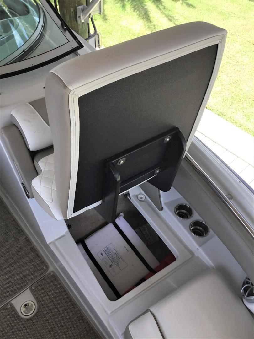 2019 Crownline E275XS - Image 14