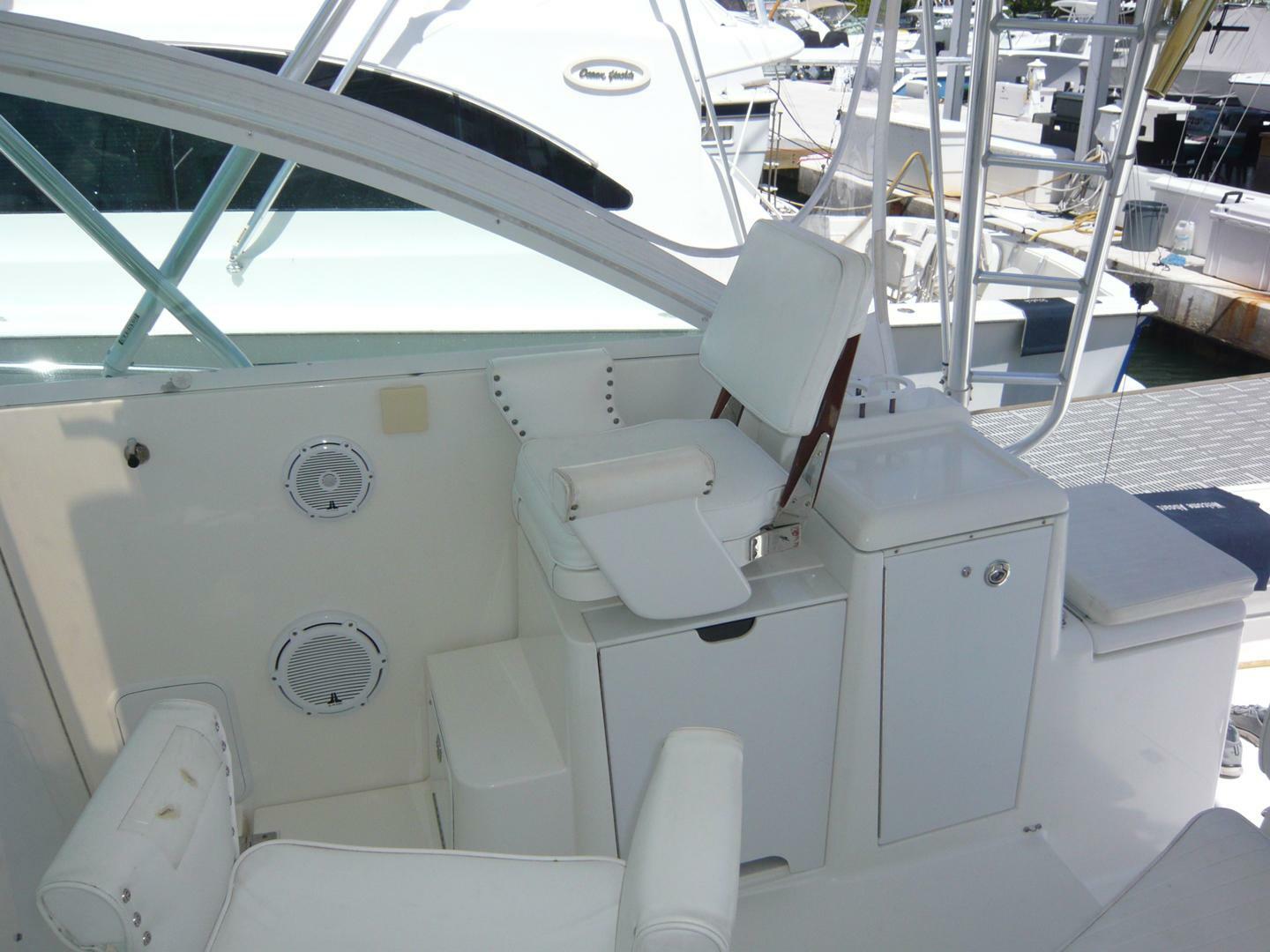 2004 Rampage 38 Express - Image 19