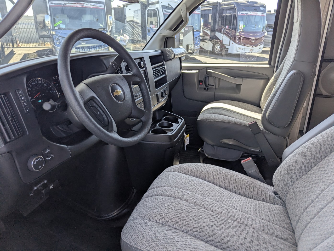 2027 Thor Motor Coach Four Winds 21Z - Image 9