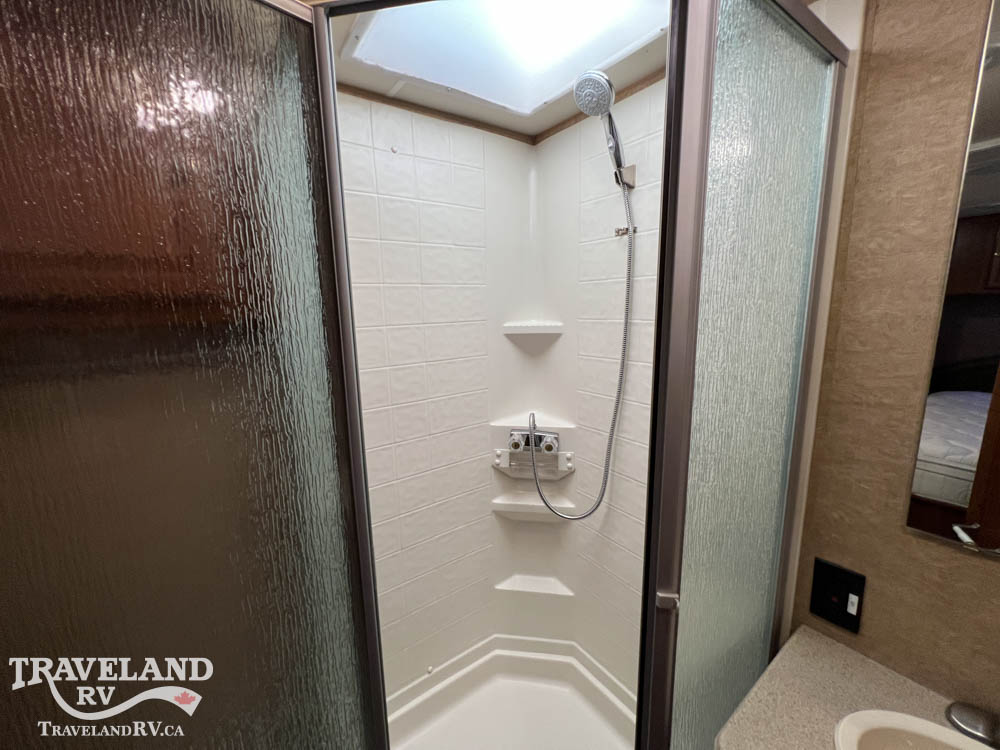 2015 Forest River LEPRECHAUN 317SA - Image 34