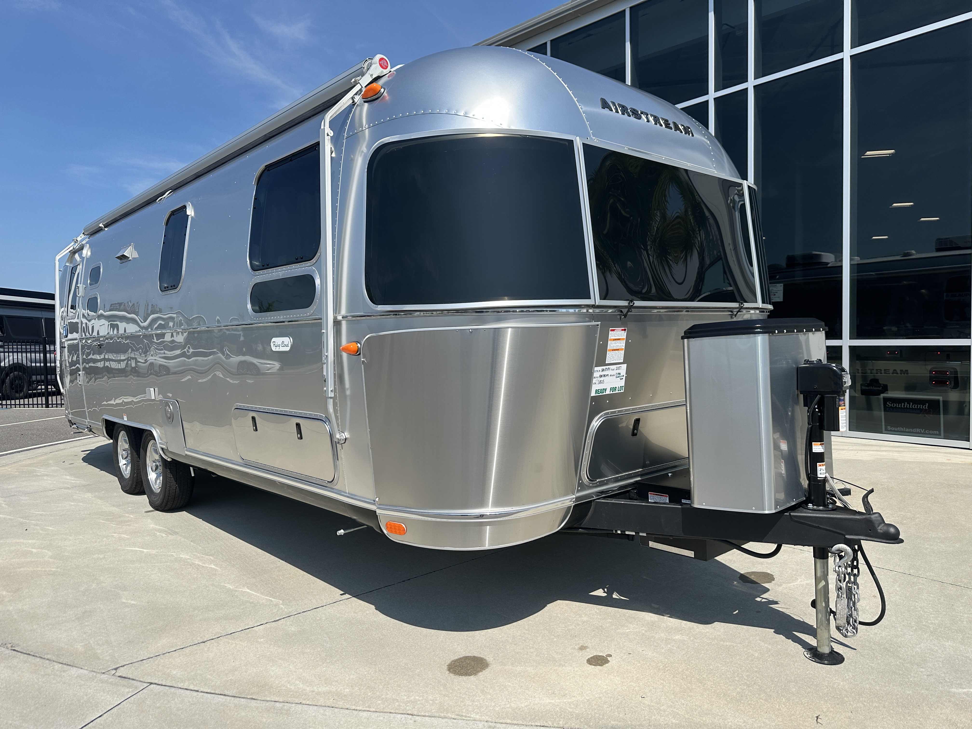 2027 Airstream Flying Cloud 27FBT - Image 1