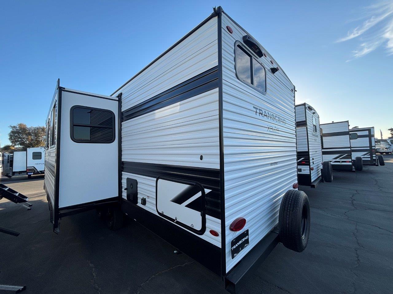 2027 Grand Design Transcend XPLOR 27DBX - Image 3
