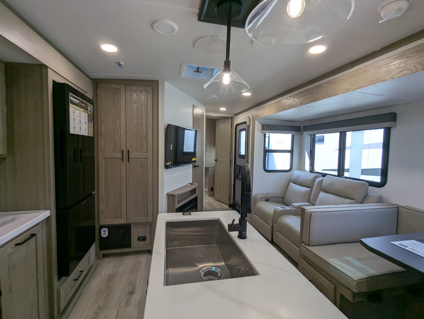 2026 Forest River Rockwood Signature 8336BH - Image 32