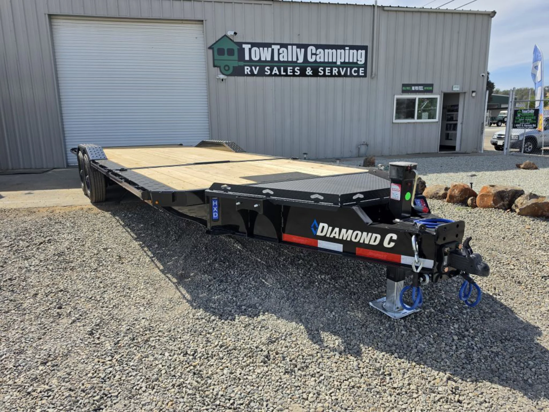 2027 DIAMOND C TRAILERS DIAMOND C HXD 210 L24X102 - Image 2