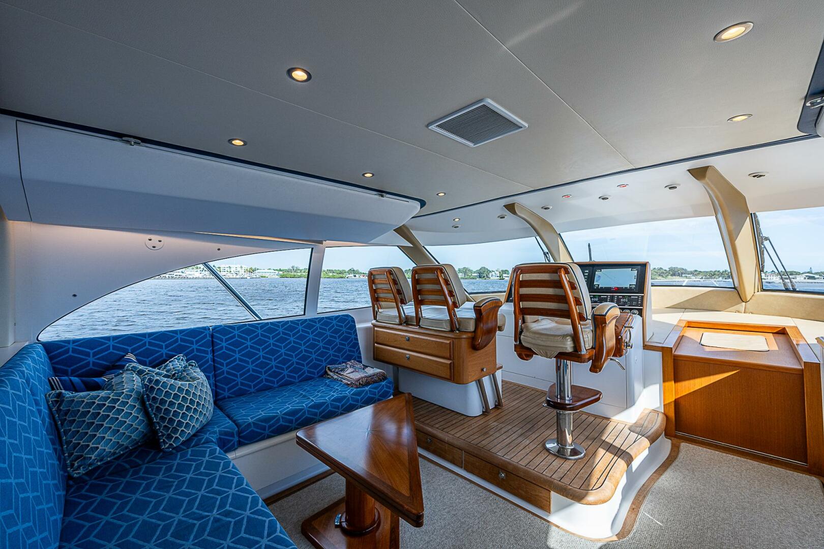2017 F&S Cusotm Express Sportfish - Image 31