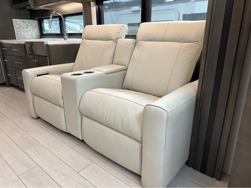 2027 ENTEGRA COACH CENTURION 39N - Image 9