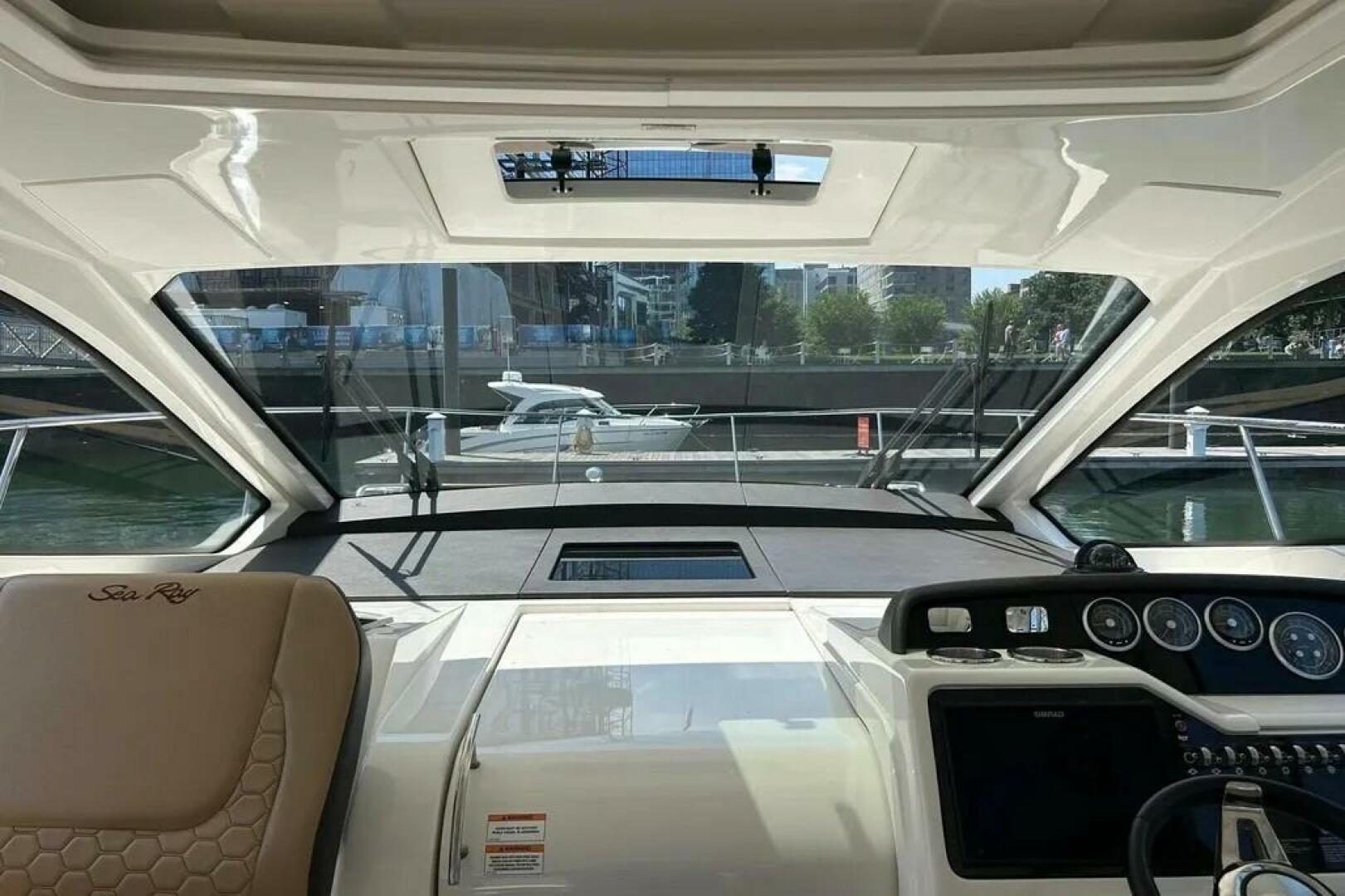 2019 Sea Ray Coupe - Image 4