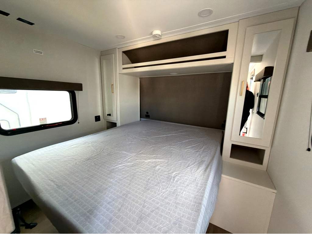 2027 GRAND DESIGN TRANSCEND 24BHX - Image 19
