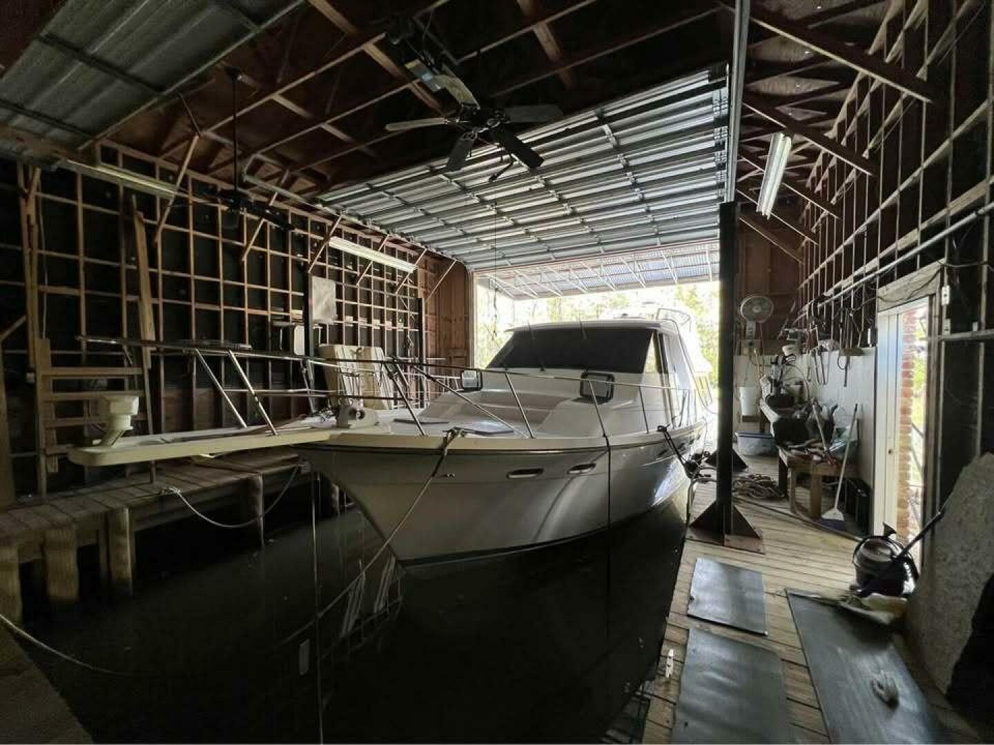 2000 Bayliner 4788 Pilot House Motoryacht - Image 3