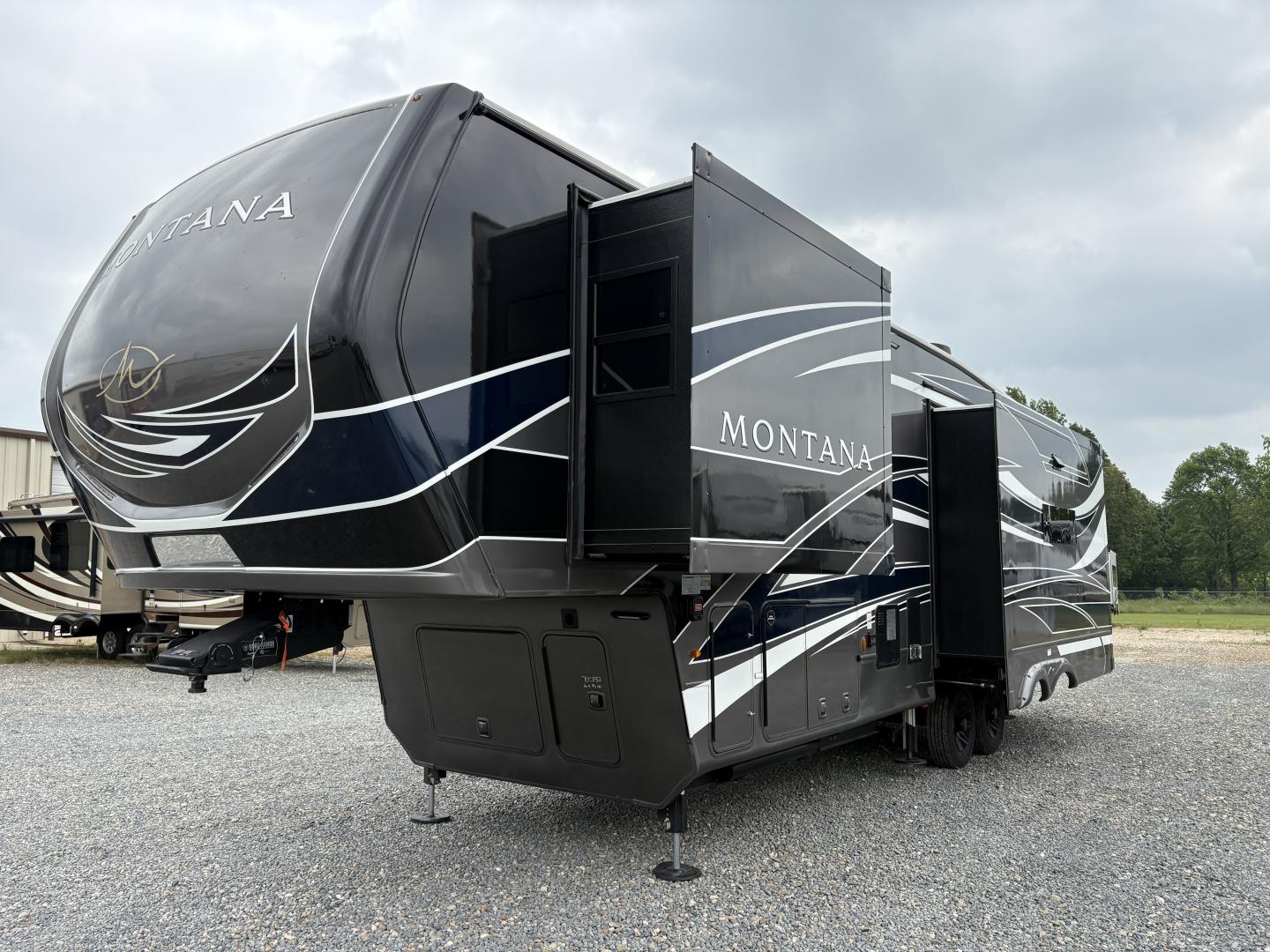 2025 Keystone Montana 3123RL - Image 8