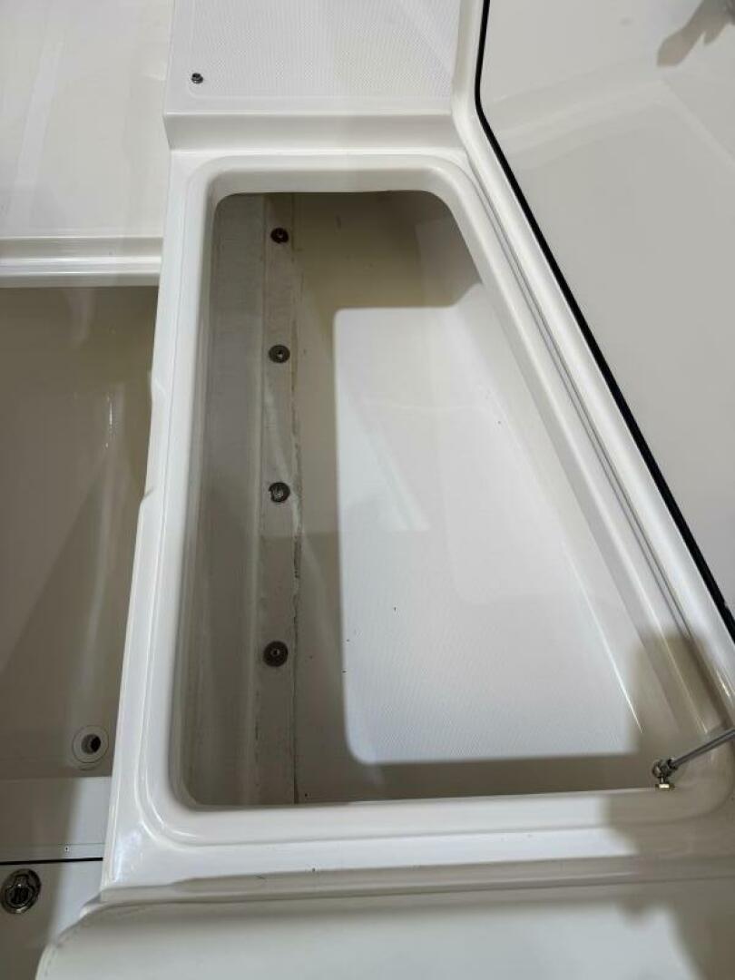 2022 Invincible 39 Open Fisherman - Image 12