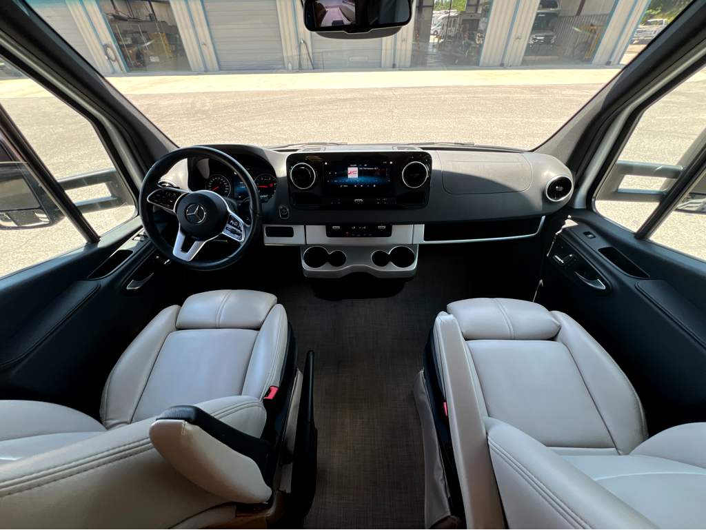 2022 THOR MOTOR COACH DELANO 24RW - Image 26