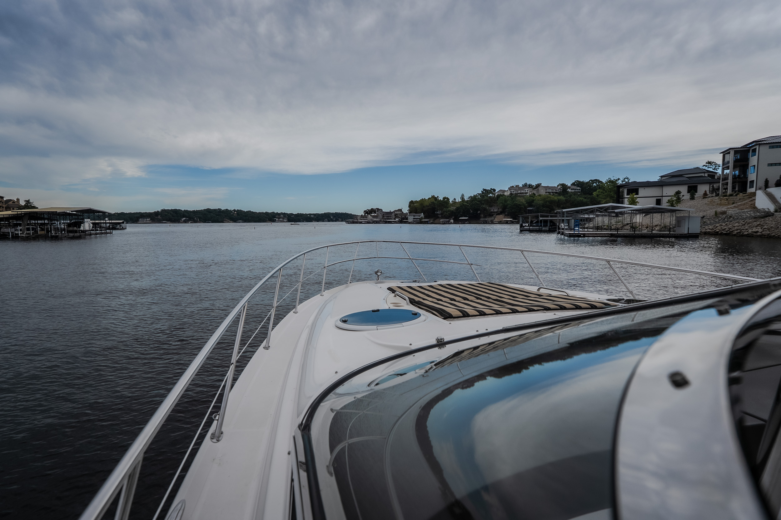 2009 Regal 4460 Express Cruiser - Image 28