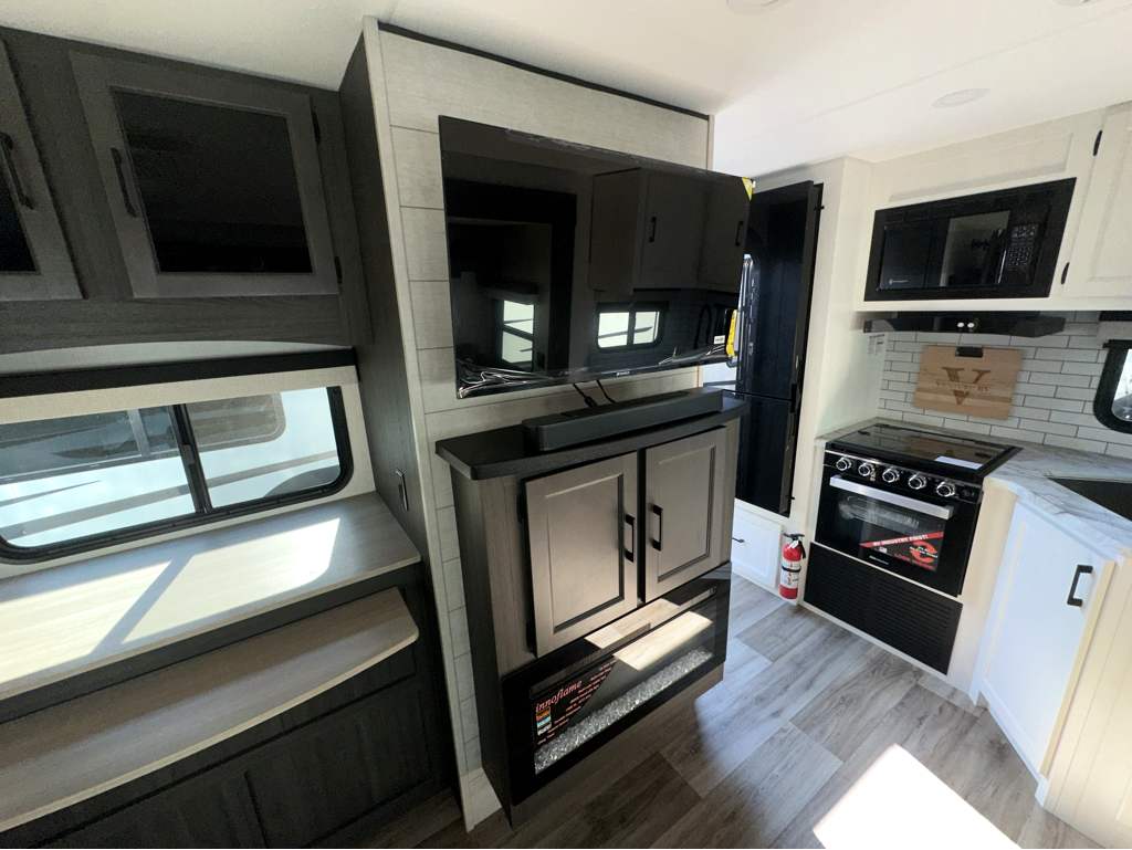 2026 VENTURE RV SPORTTREK 251VRK - Image 12