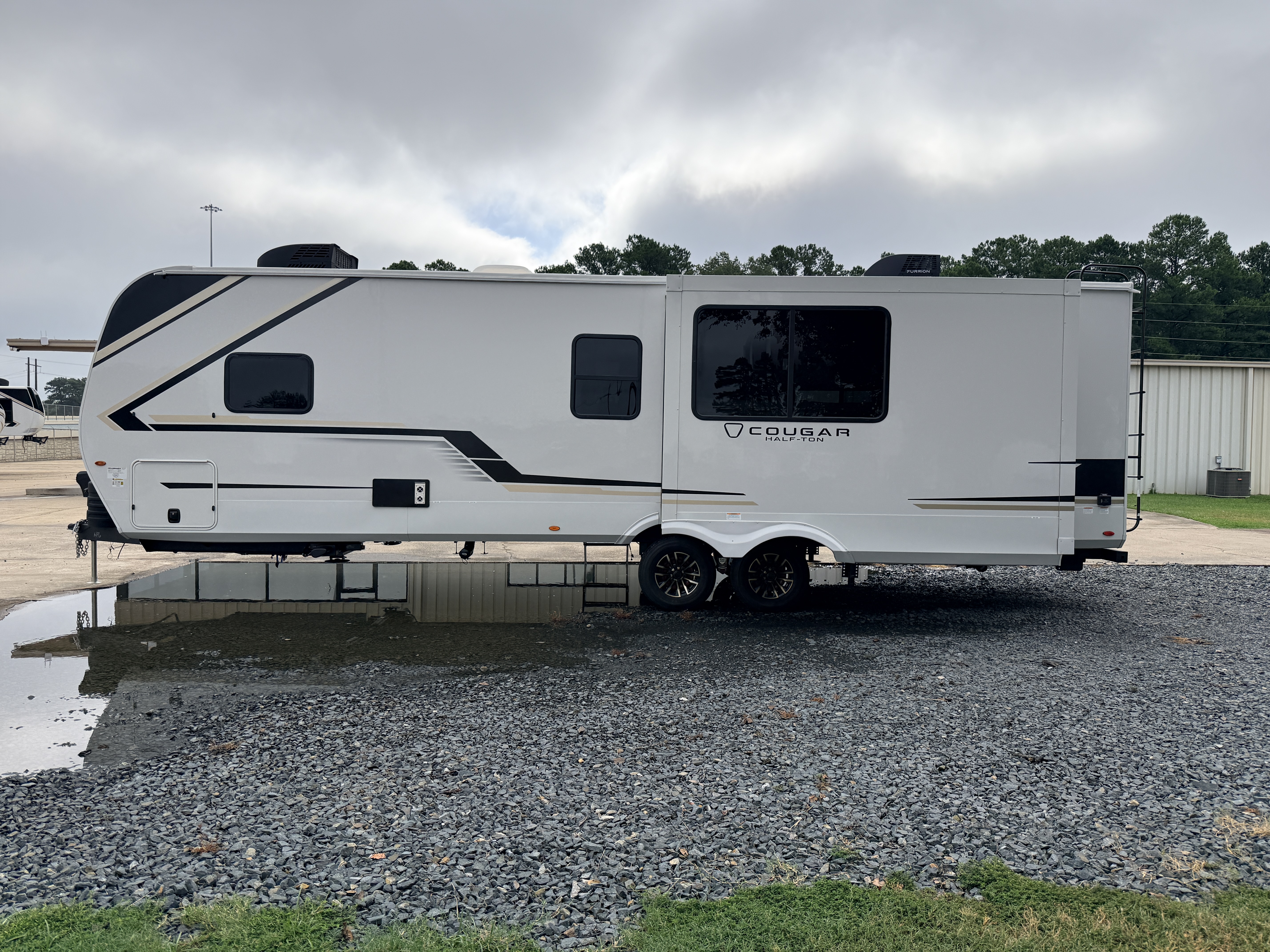 2027 Keystone COUGAR HALF-TON 29RKE - Image 5
