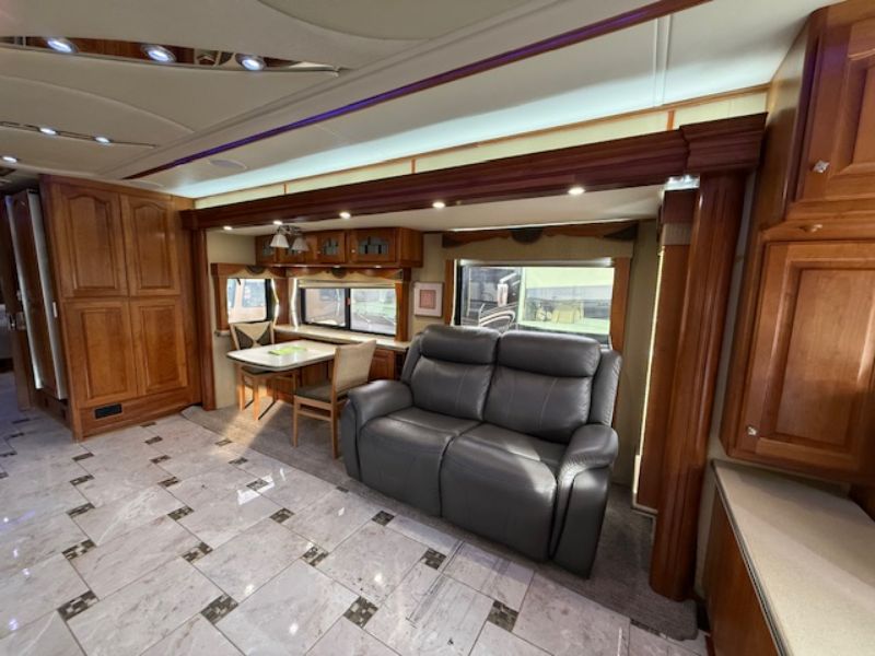 2005 Country Coach Magna 630 45 Rembrandt - Image 7
